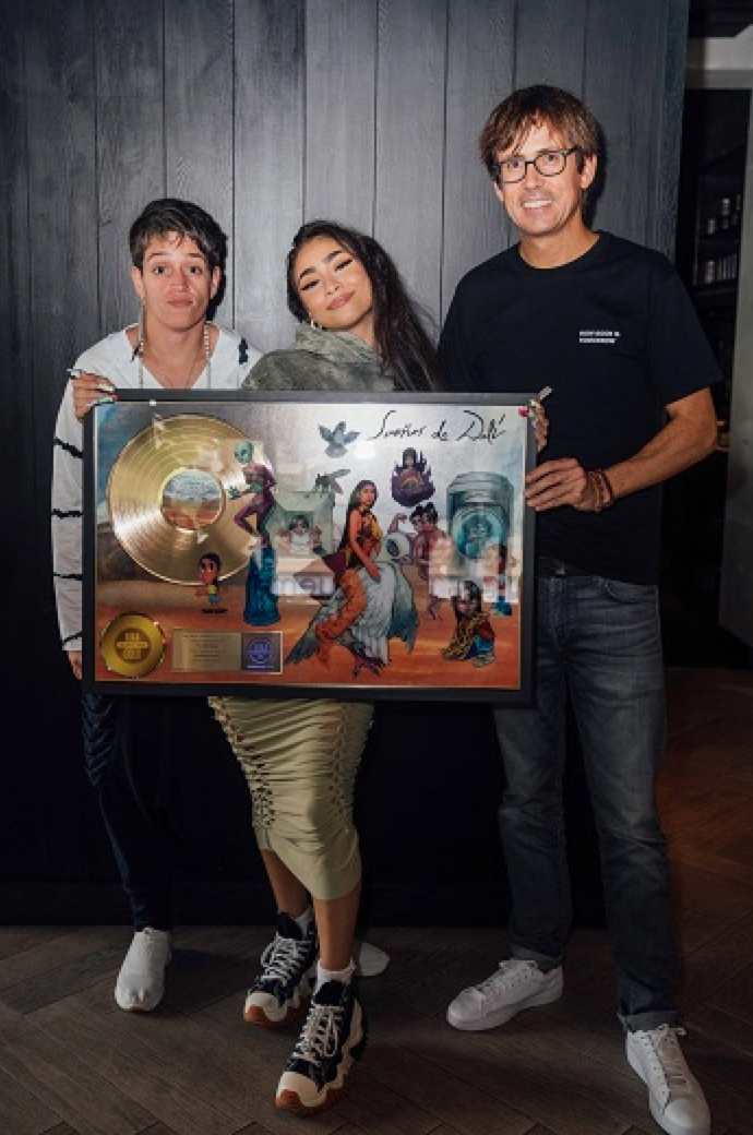 SUEÑOS DE DALI de PALOMA MAMI disco de oro en los Estados Unidos entre los 25 mejores álbumes latinos de la revista Billboard
