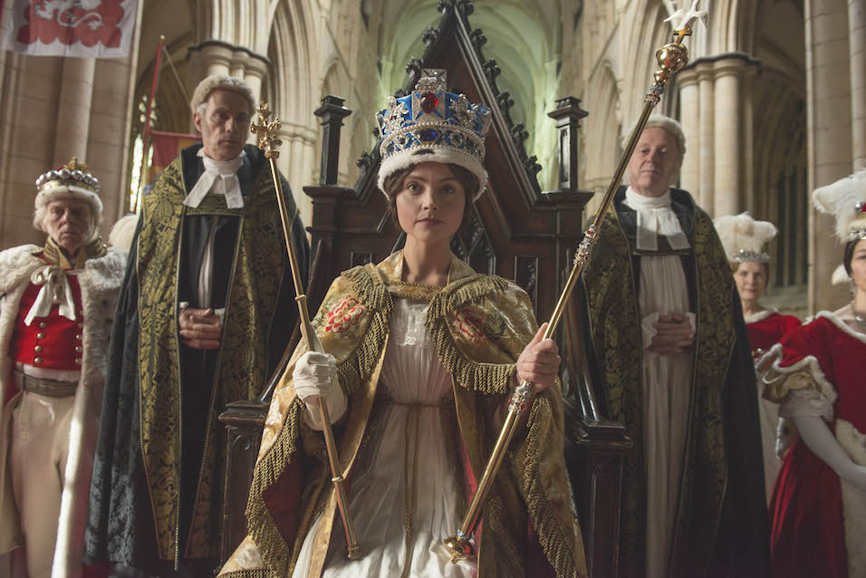 «Victoria», la aclamada serie que retrata los primeros años de la reina británica, llega a Colombia por Film&Arts