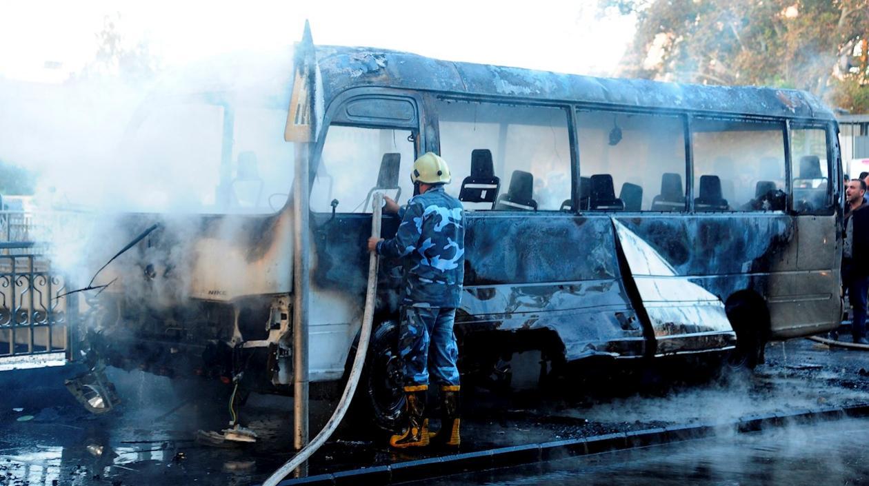 13 muertos y 24 heridos dejó atentado contra bus militar en Siria