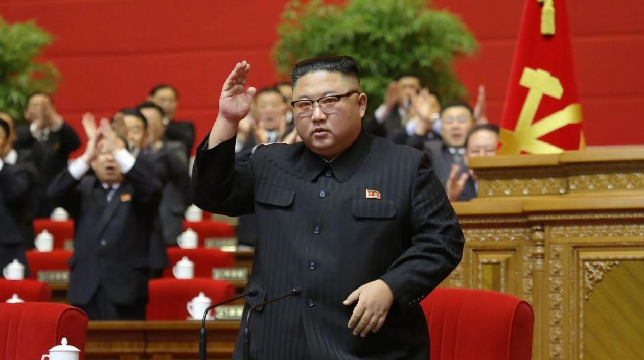 Inteligencia de Corea del Sur dice que Kim Jong-un perdió 20 kilos y que está sano