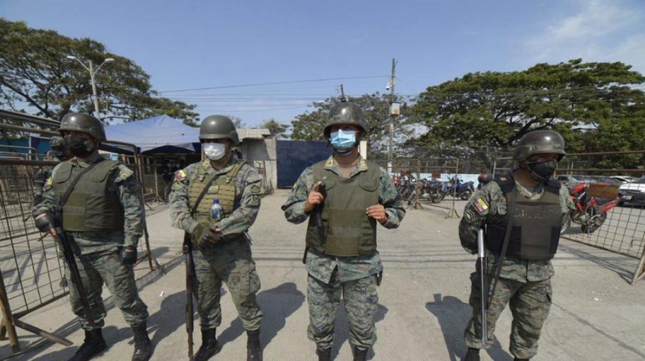 Tres presos muertos tras enfrentamiento en una cárcel de Guayaquil
