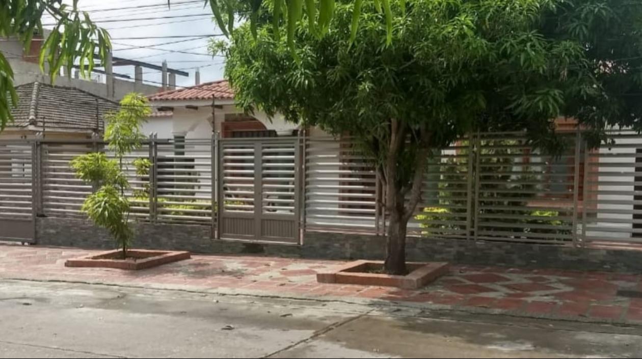 Delincuentes amordazaron a familia y robaron en vivienda portando chalecos de la Sijin en Barranquilla