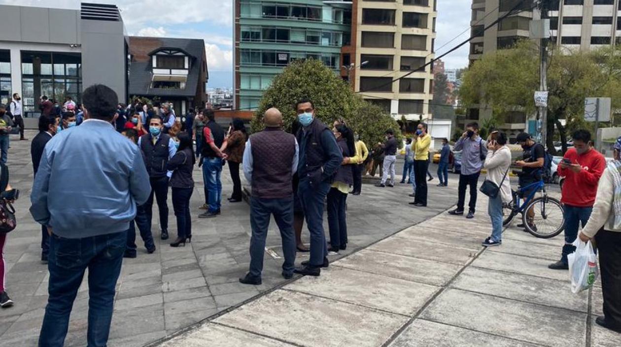Fuerte sismo de 4,8 se sintió durante unos segundos en Quito, Ecuador