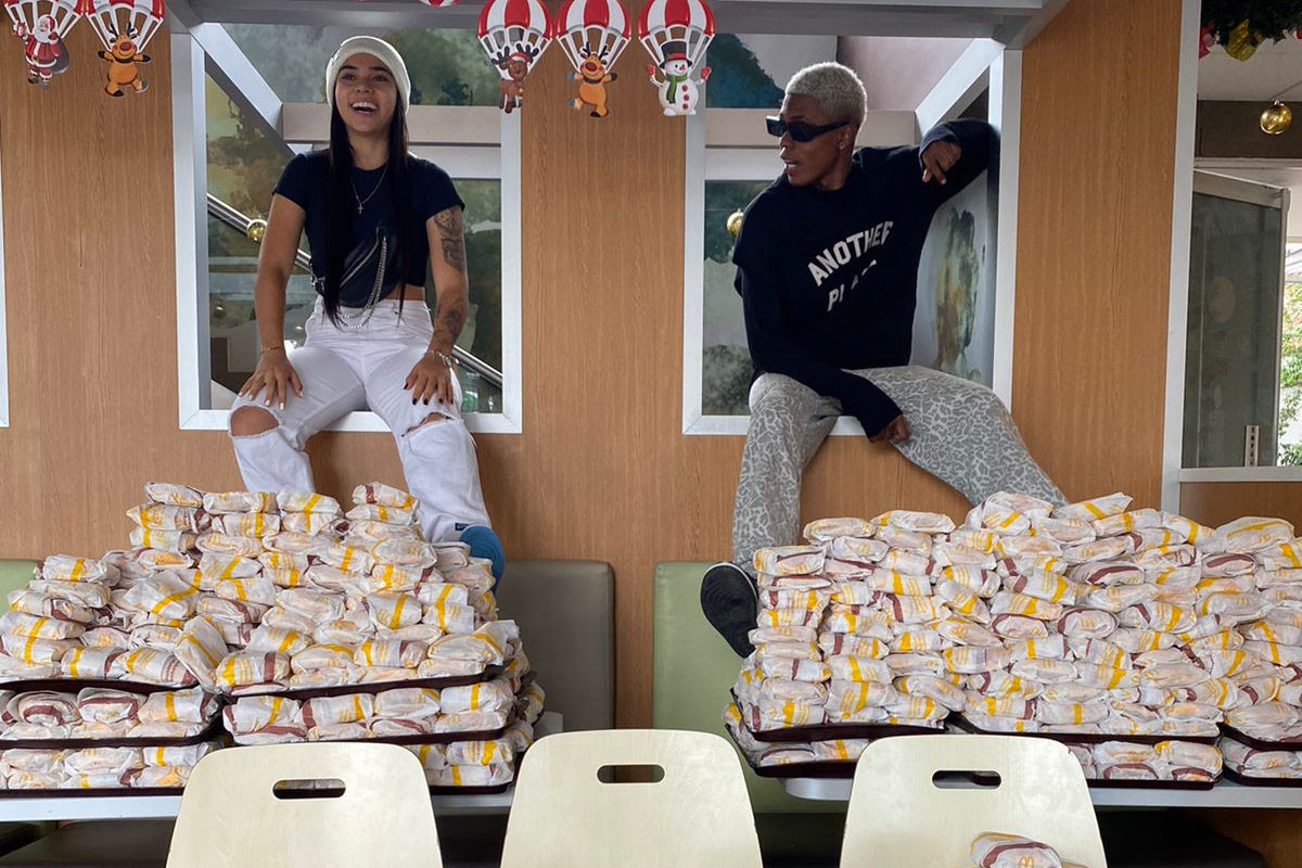 Marilyn Jisela se unió con Jordan Hurtado para regalar mil hamburguesas a habitantes de la calle