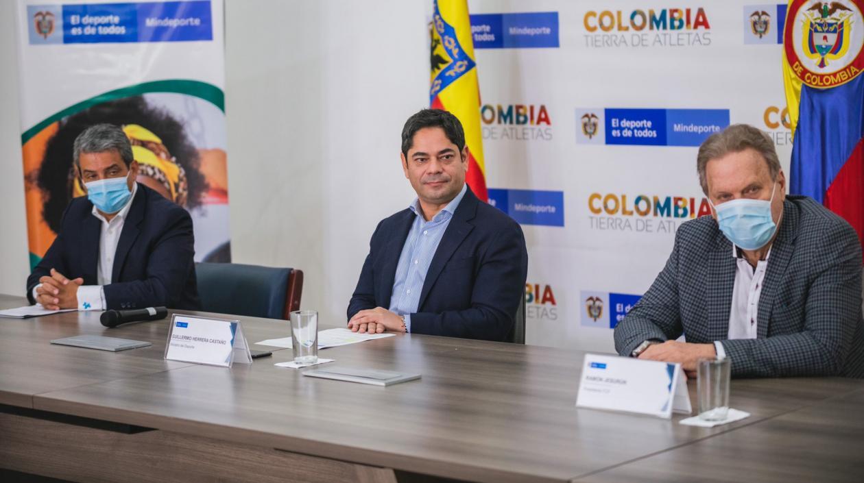 MinDeportes anuncia 3 mil millones pesos para la Liga Femenina en Colombia