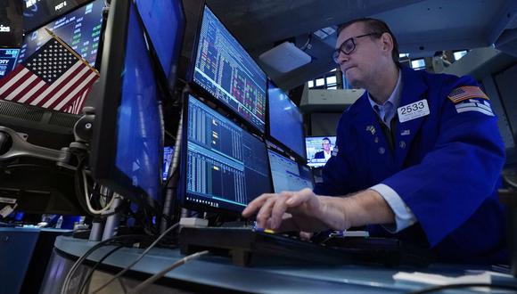 Wall Street se desplomó por el temor a la nueva variante del COVID-19
