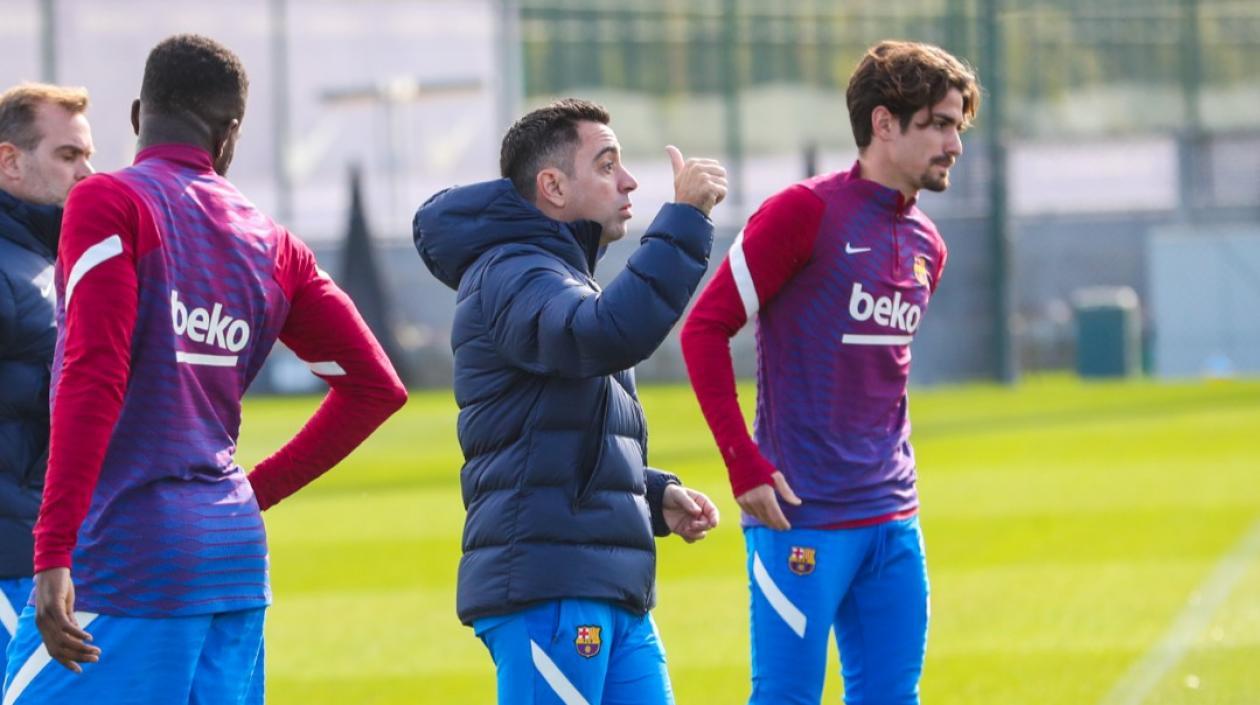 Xavi dirigió su primer entrenamiento con el FC Barcelona