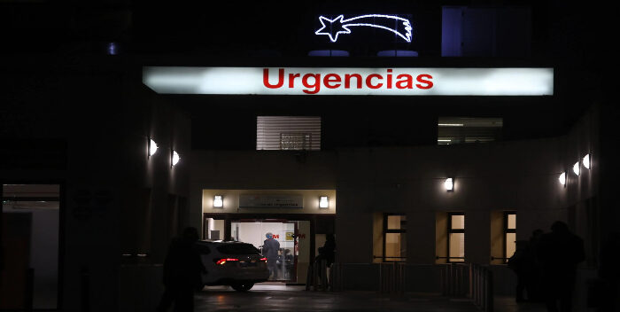 España confirma 5 contagios de ómicron y dos casos sospechosos