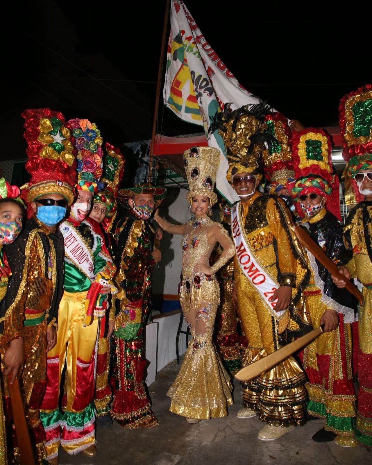 Danza del congo grande izó la bandera con la Reina del Carnaval y el Rey Momo