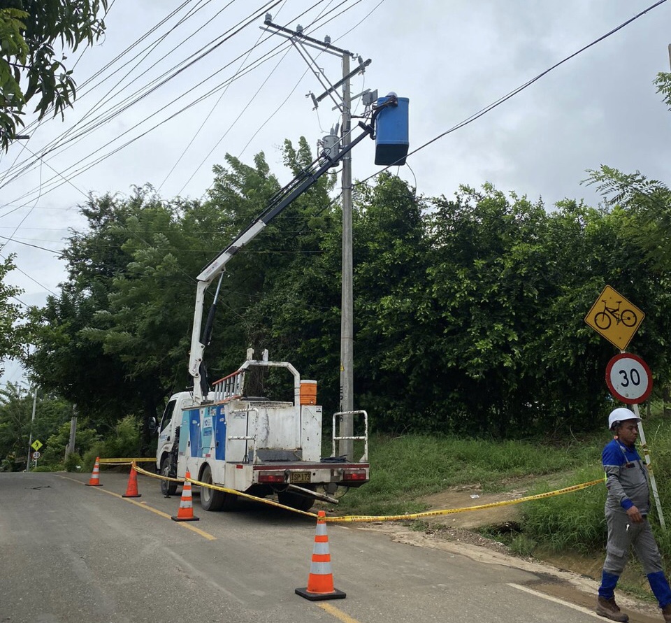 Avanza modernización de redes eléctricas en zona rural de Galapa – @Aire_Energia