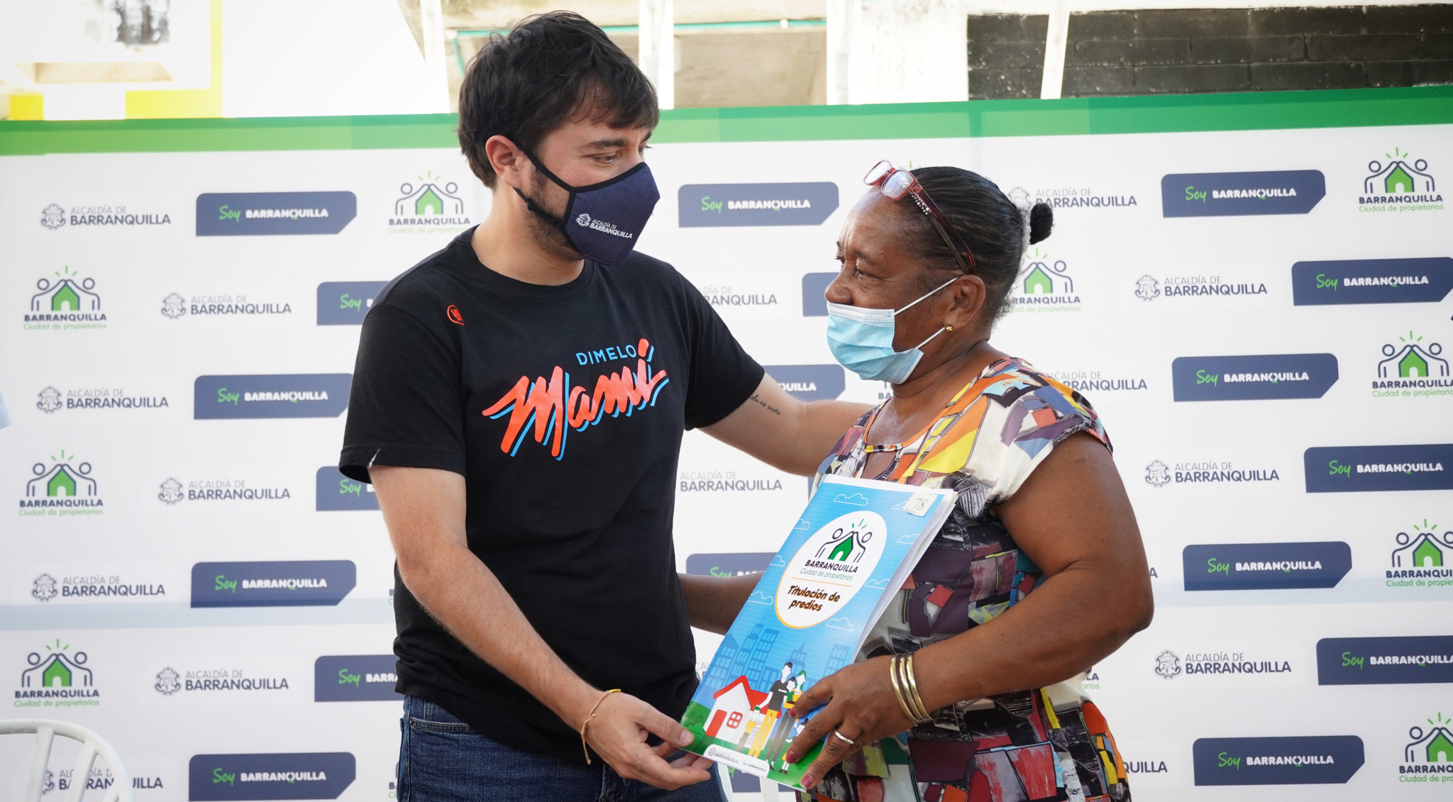 “Con la entrega de su título de vivienda, reconocemos la lucha de muchas familias”: alcalde Pumarejo*