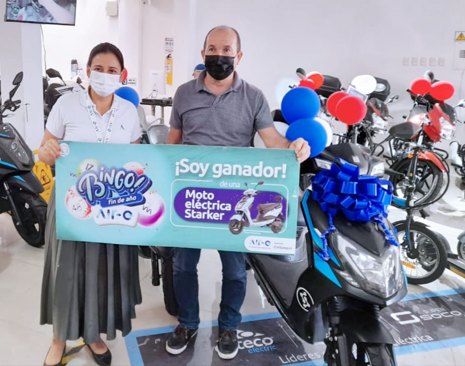 Air-e entregó moderna moto eléctrica a ganador de bingo – @Aire_Energia