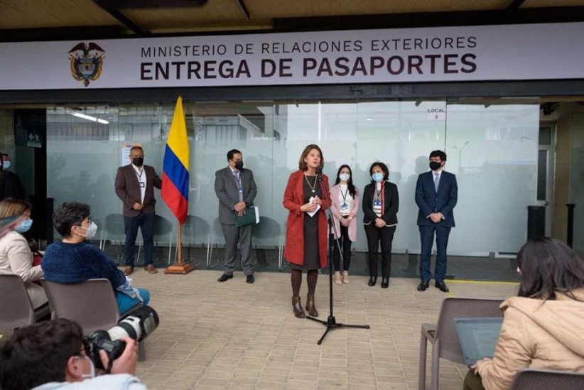 Cancillería habilita nuevo punto para la expedición de pasaportes en  Corferias, en Bogotá – LaVibrante.Com