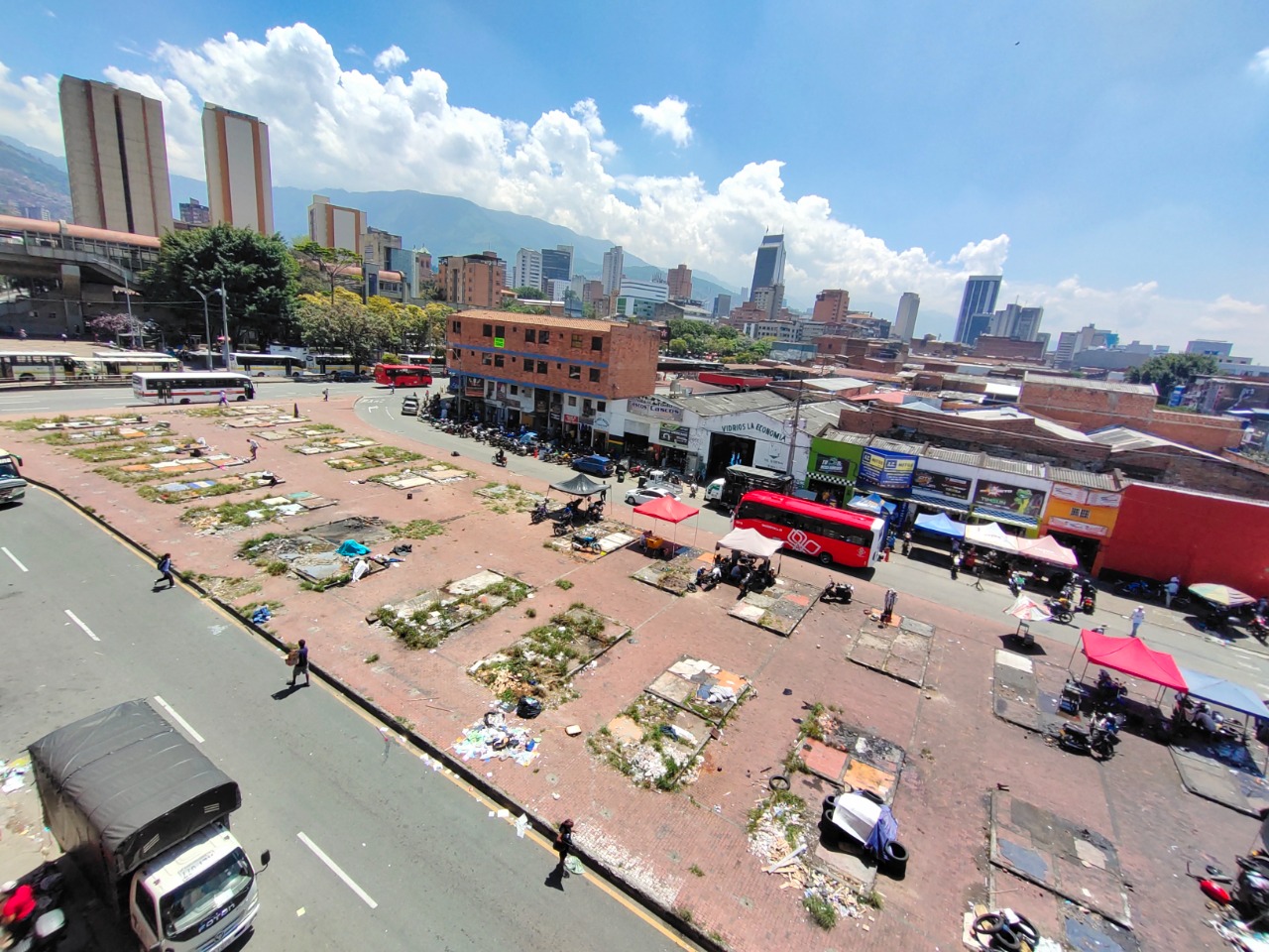 Más de 3.000 personas se beneficiarán con nuevos espacios deportivos en el antiguo Bazar de los Puentes – #Medellin