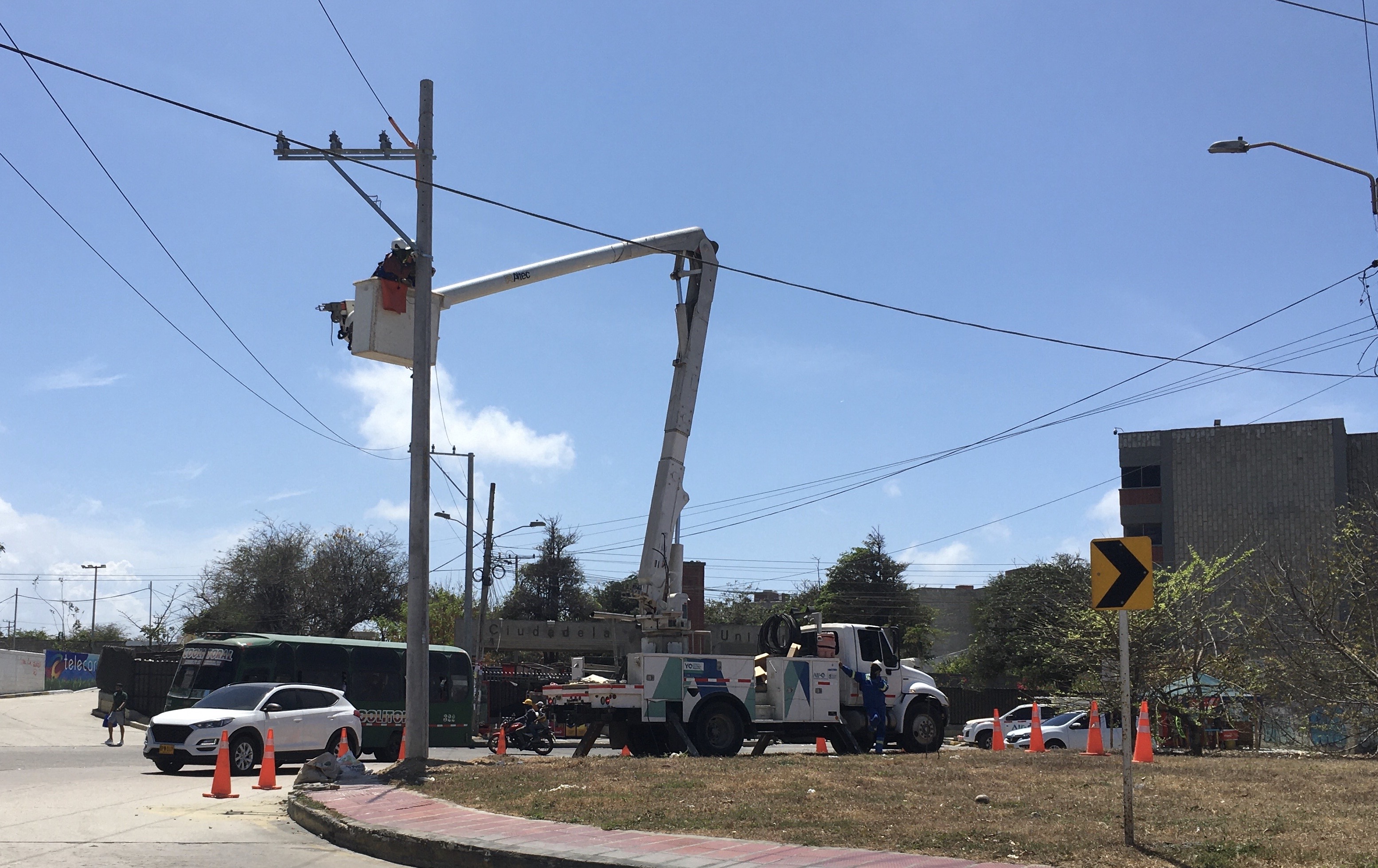 Air-e suspenderá el servicio de luz mañana miércoles por instalación de redes eléctricas en sectores del norte de Barranquilla, en Soledad, Malambo, Salgar y Santa Verónica – @Aire_Energia
