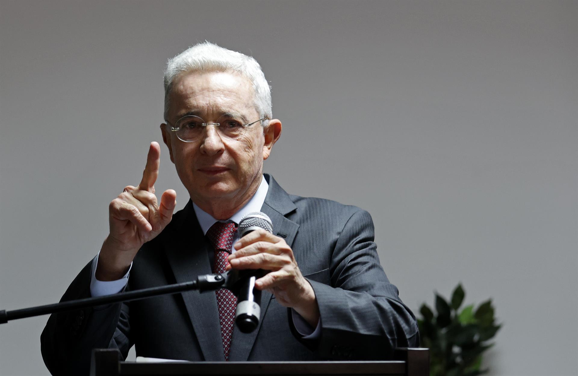 Uribe se culpa por la pérdida de curules del Centro Democrático en elecciones
