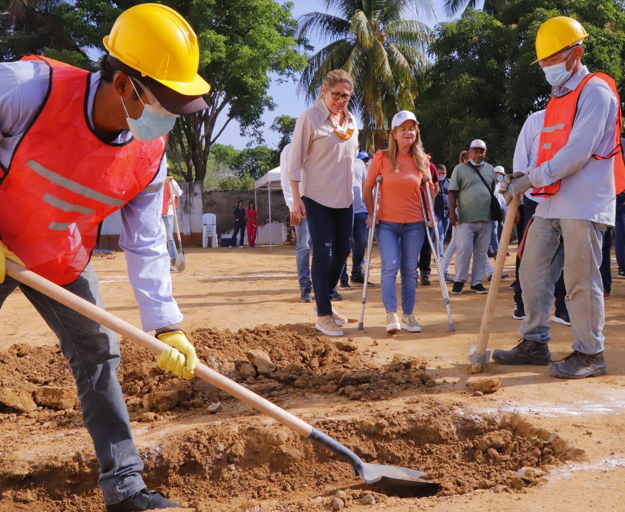 Gobernadora del Atlántico inspeccionó obras del hospital y el estadio Víctor Pacheco en Suan