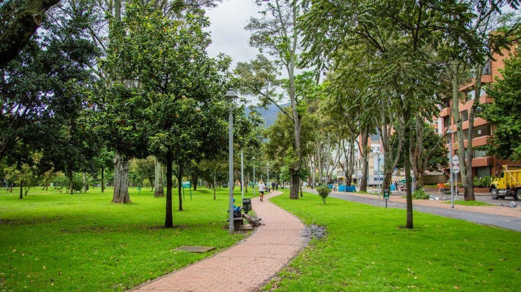Claudia López, anuncia horas en las que se prohíbe el ruido y consumo de licor en parques y plazas de Bogotá.