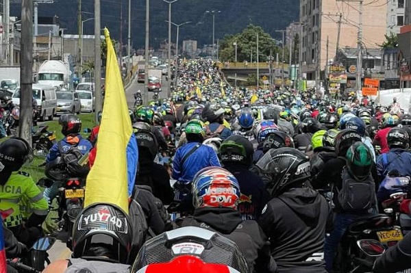 Motociclistas protestan por tercer día en Bogotá contra medidas de seguridad