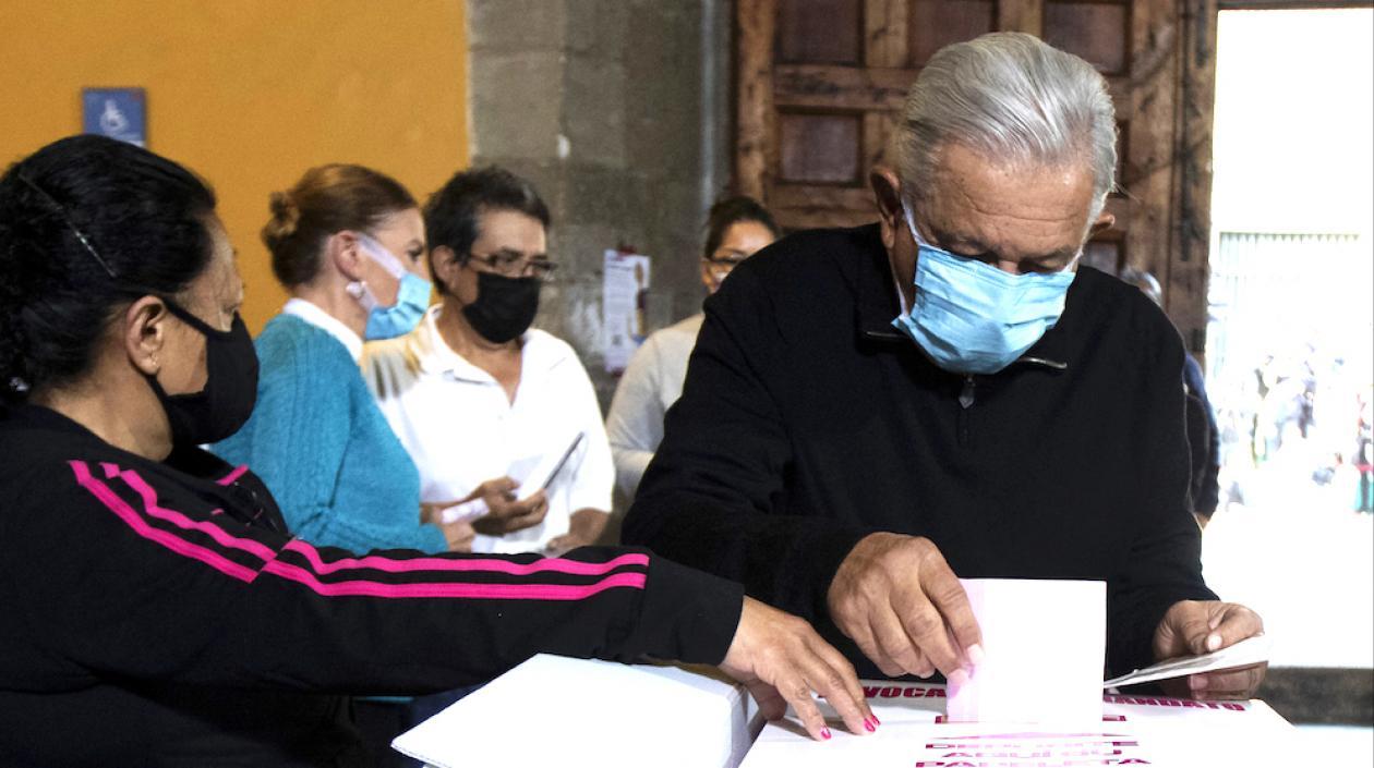 López Obrador ganó consulta de revocatoria y se mantiene en el poder