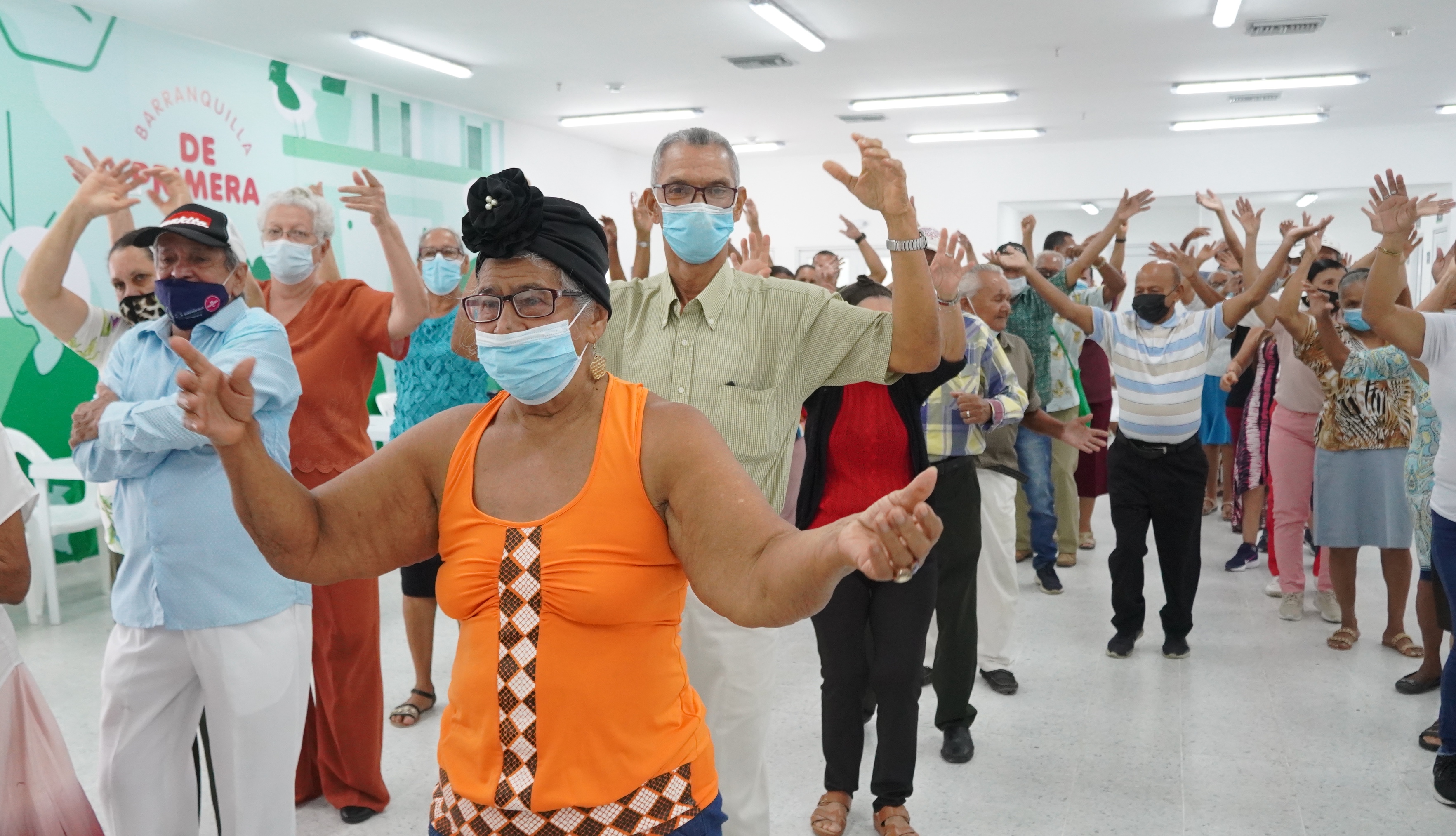 3.100 adultos mayores de Barranquilla han recibido reclasificación del Sisbén
