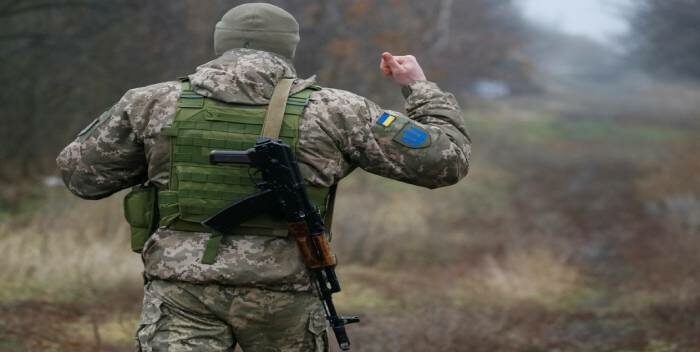 El grito de guerra de un soldado ucraniano al de disparar (Ver Video)