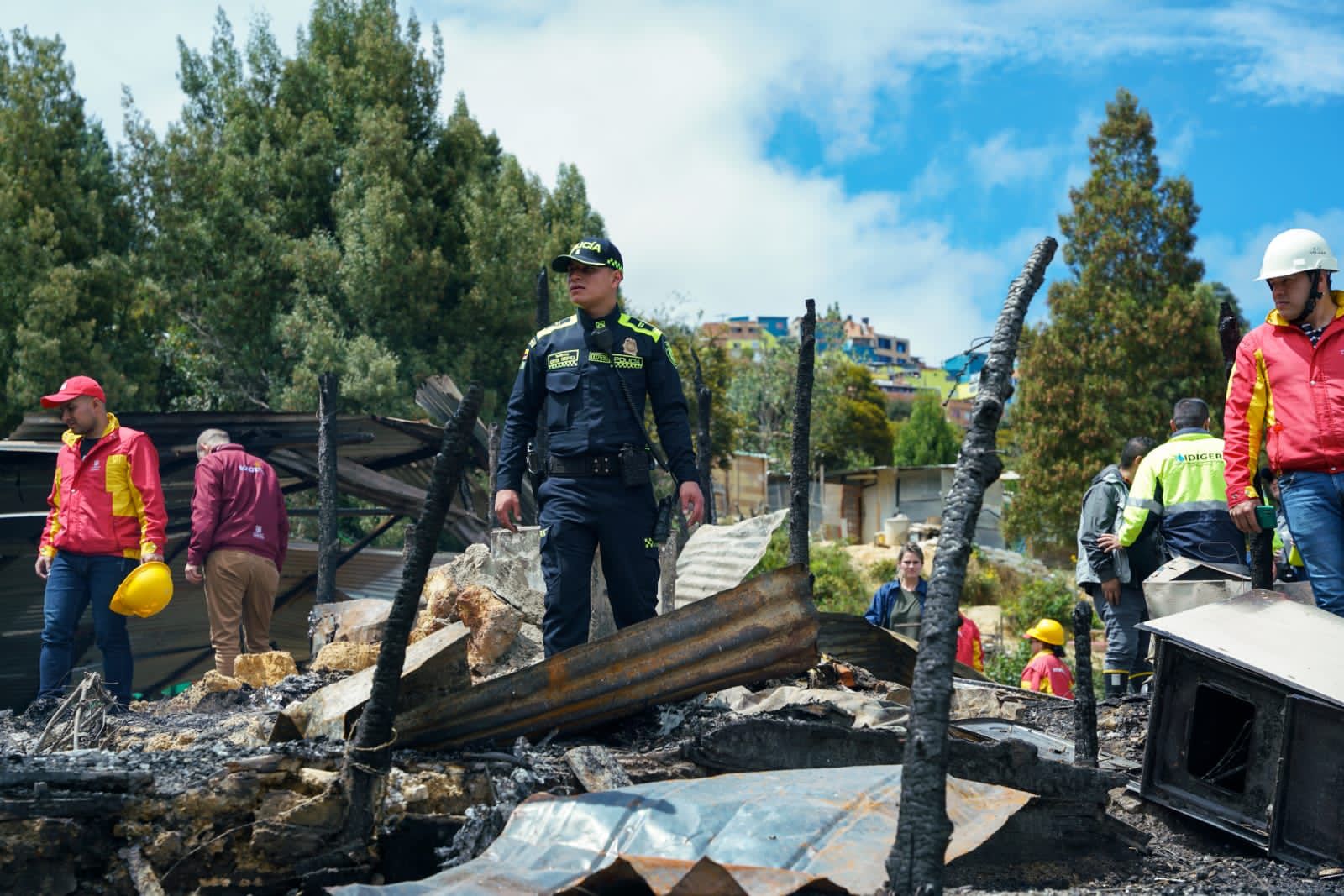 Distrito y policía adelantan operativo para atender incendios en Bogotá