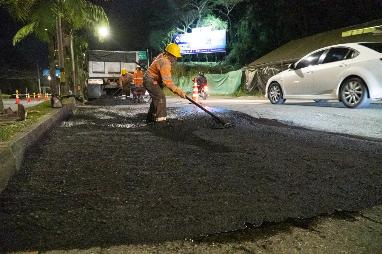 Comenzaron los trabajos para la estabilización del terreno en la avenida Las Palmas, a la altura del hotel Intercontinental