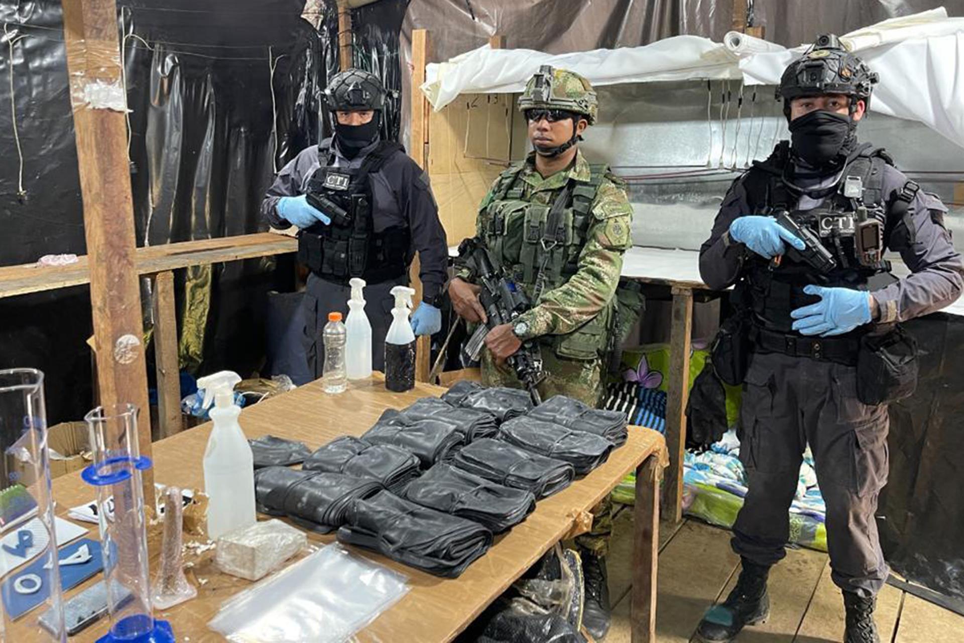 Ejército incauta dos toneladas de cocaína en laboratorio del ELN