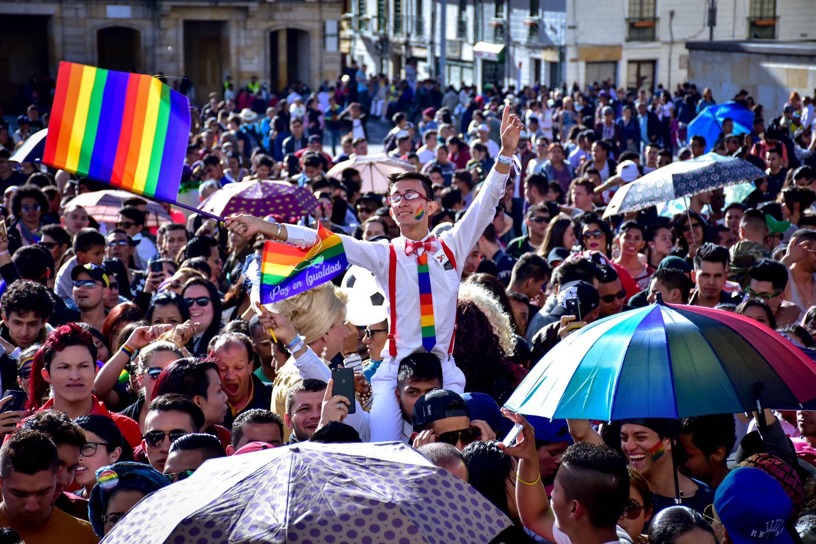 Orgullo LGTBI+ reclama más derechos y rechaza violencia