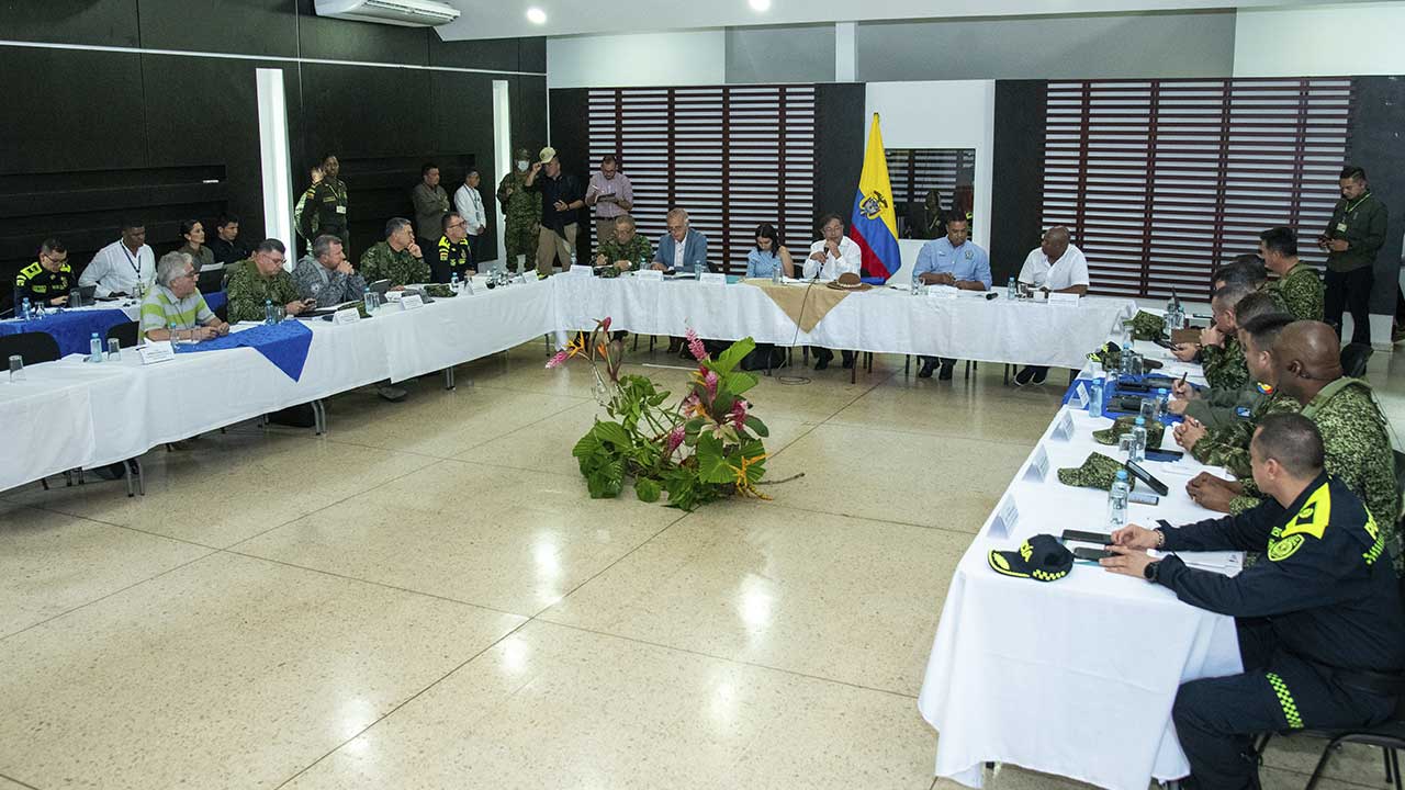 Presidente Petro dice que es más efectivo enfocar la lucha antidrogas en el ataque a la exportación de cocaína