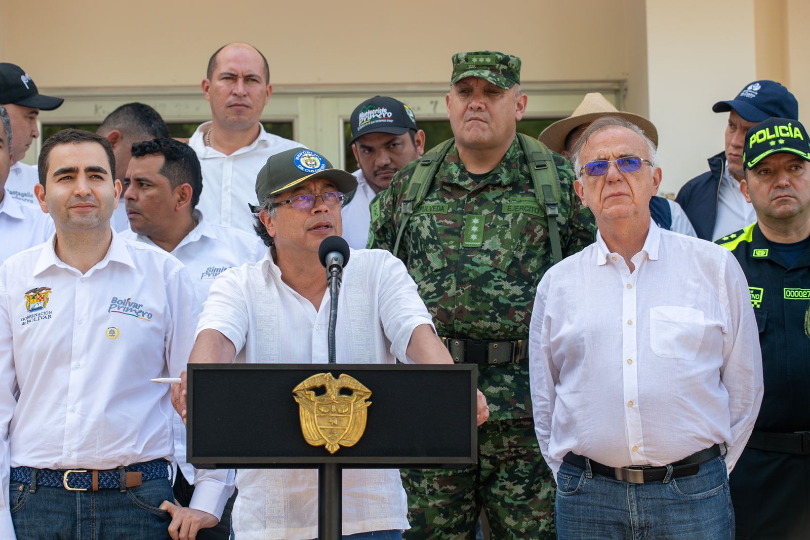 Presidente Petro quiere lograr la seguridad en el Magdalena Medio a través de interdicción eficaz y una nueva política minera