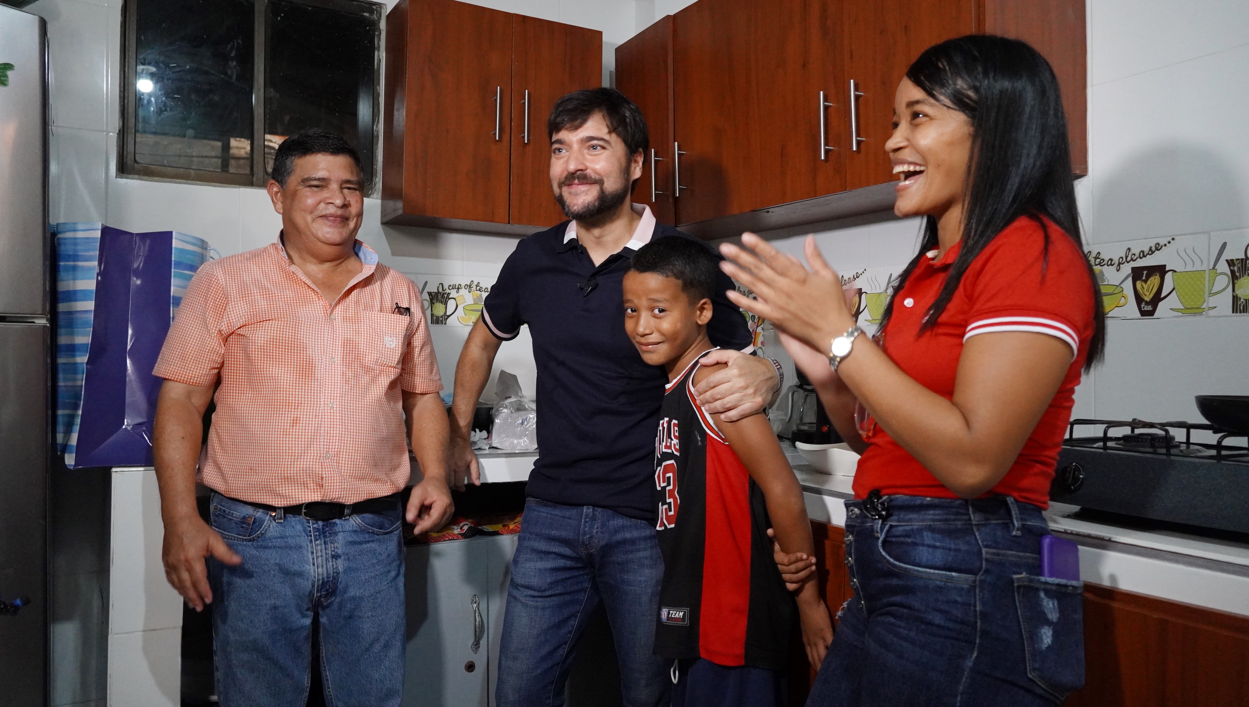 Con mejoramientos de vivienda, habitantes de La Sierrita disfrutan la transformación barrial
