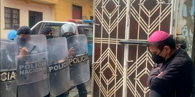 Casa por cárcel para obispo crítico con el Gobierno de Nicaragua