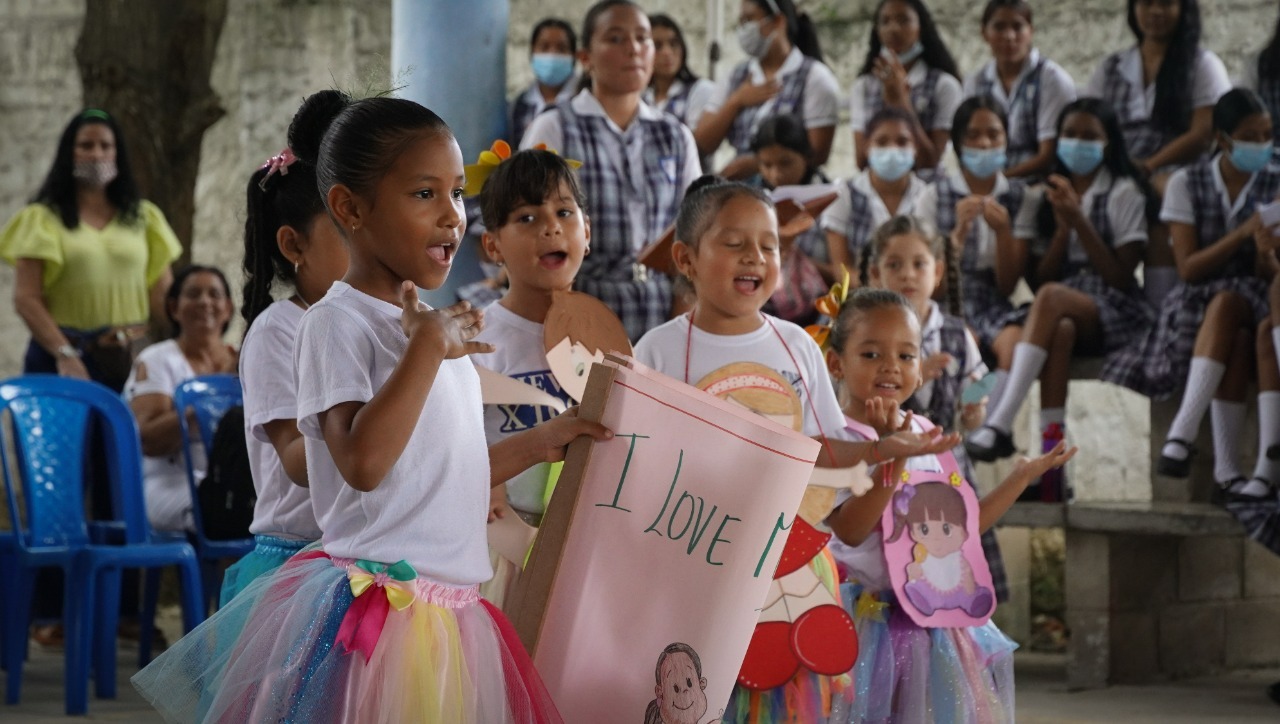El distrito de Barranquilla une a las familias en la celebración del English day