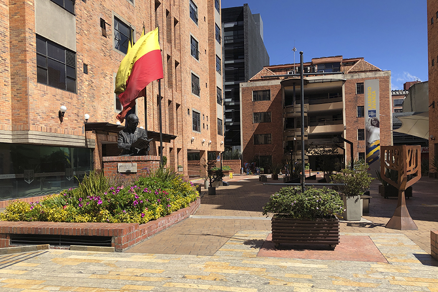 La alcaldía de Bogotá y la Dirección de inspección, vigilancia y control, sancionan a  la Fundación para el Desarrollo de la Universidad Sergio Arboleda, Fundeusa