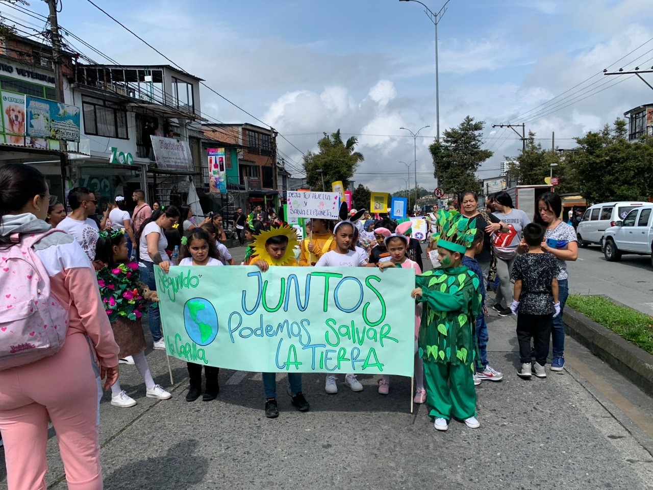 Realización de desfile pedagógico en Manizales