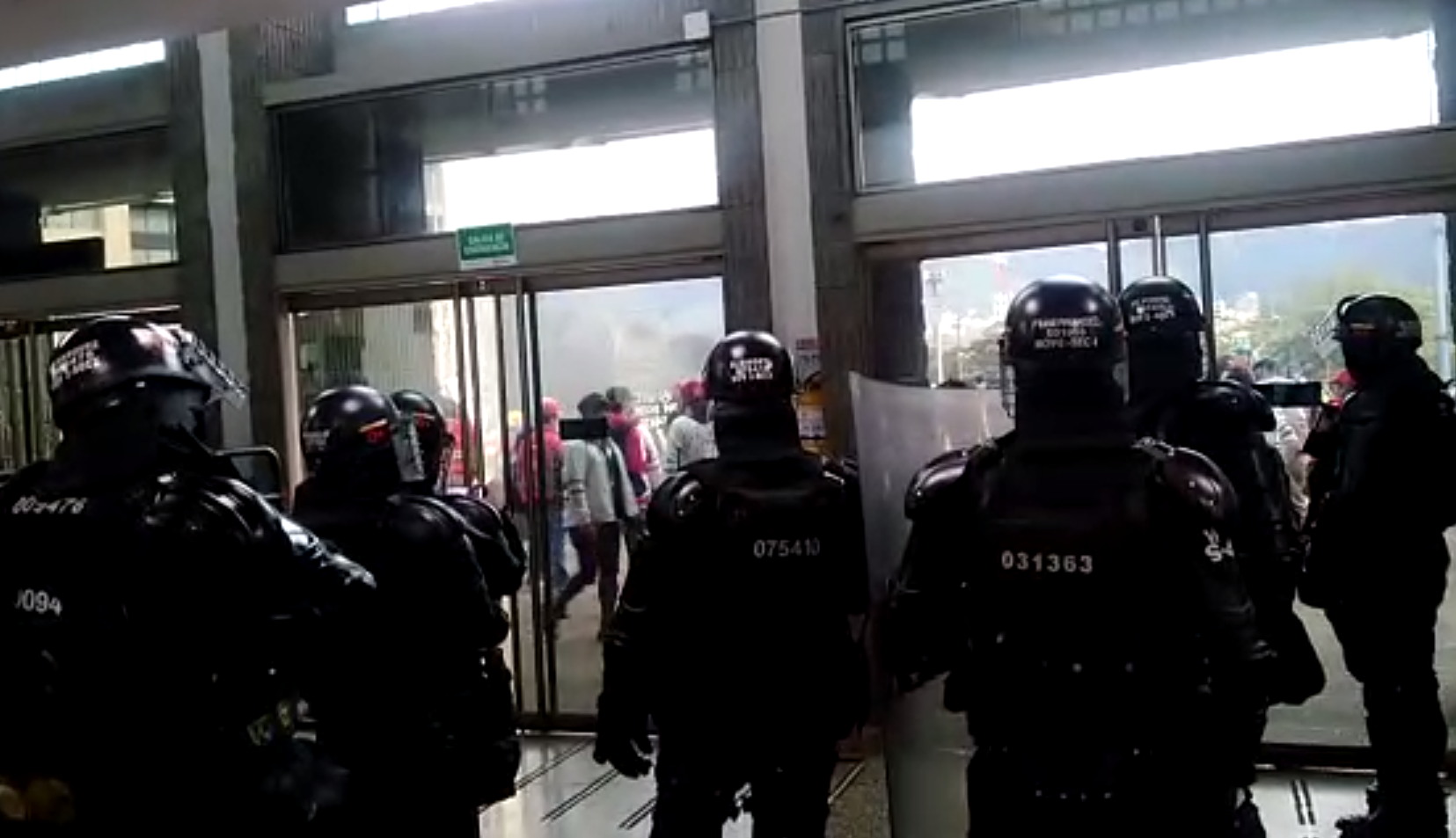 Manifestantes intentaron ingresar al Búnker de la Fiscalía