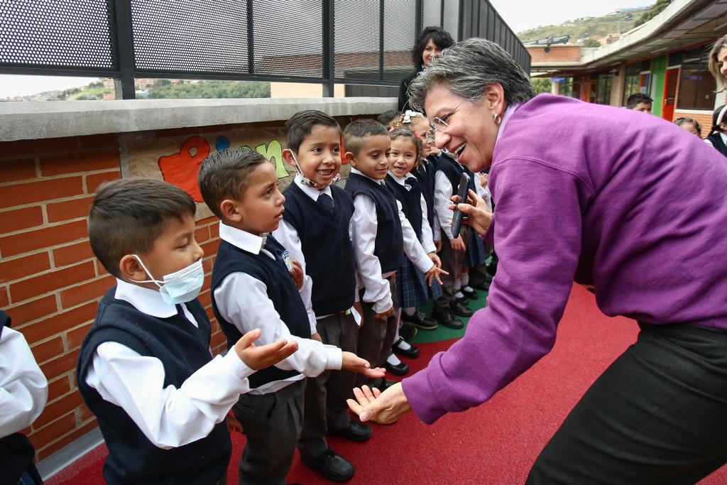 En el marco de la maratón de entrega de colegios, Ciudad Bolívar recibe la institución educativa Ángela Restrepo Moreno