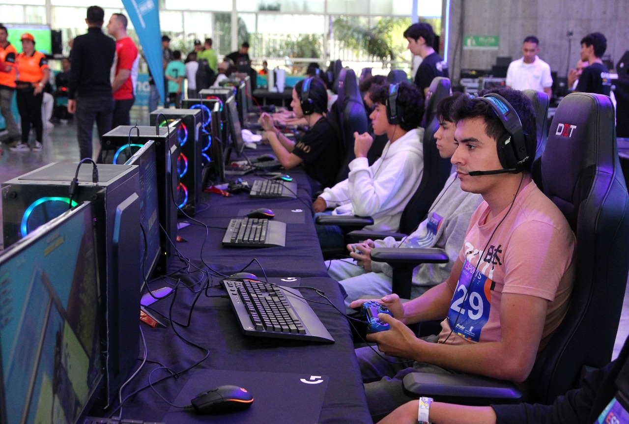 500 gamers convirtieron a la ciudad en epicentro de los deportes electrónicos, durante el primer Torneo Esports INDER Medellín