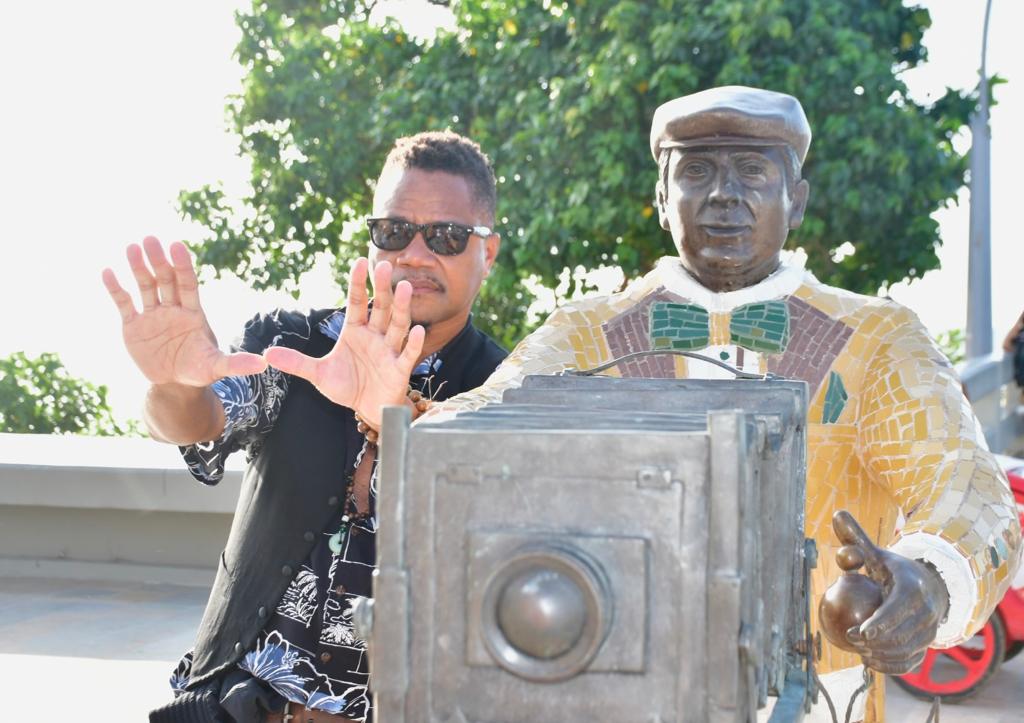 Los actores Cuba Gooding Jr. y Mars Callahan, encantados con la magia de la Plaza de Puerto Colombia