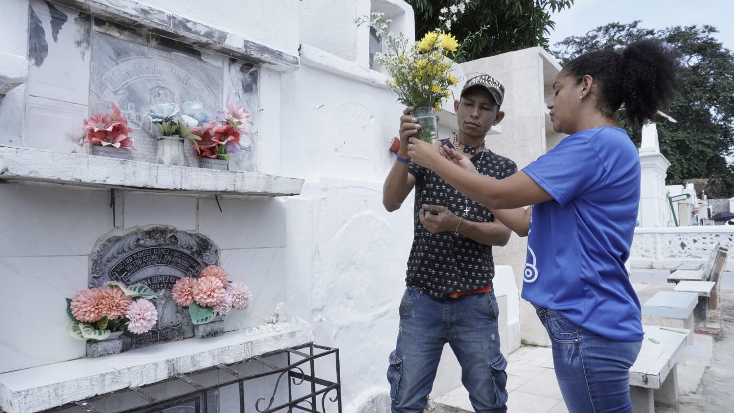 Secretaría de Salud del Atlántico promueve la eliminación de floreros con agua en cementerios para prevenir el dengue