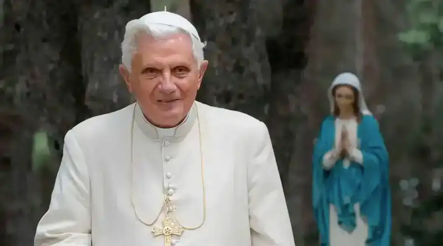 Se complica salud de Benedicto XVI el vaticano pide oraciones