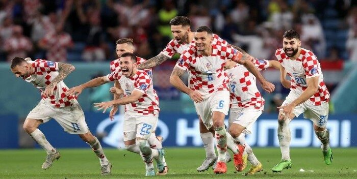 Croacia avanza a cuartos de final tras vencer a Japón en los penaltis