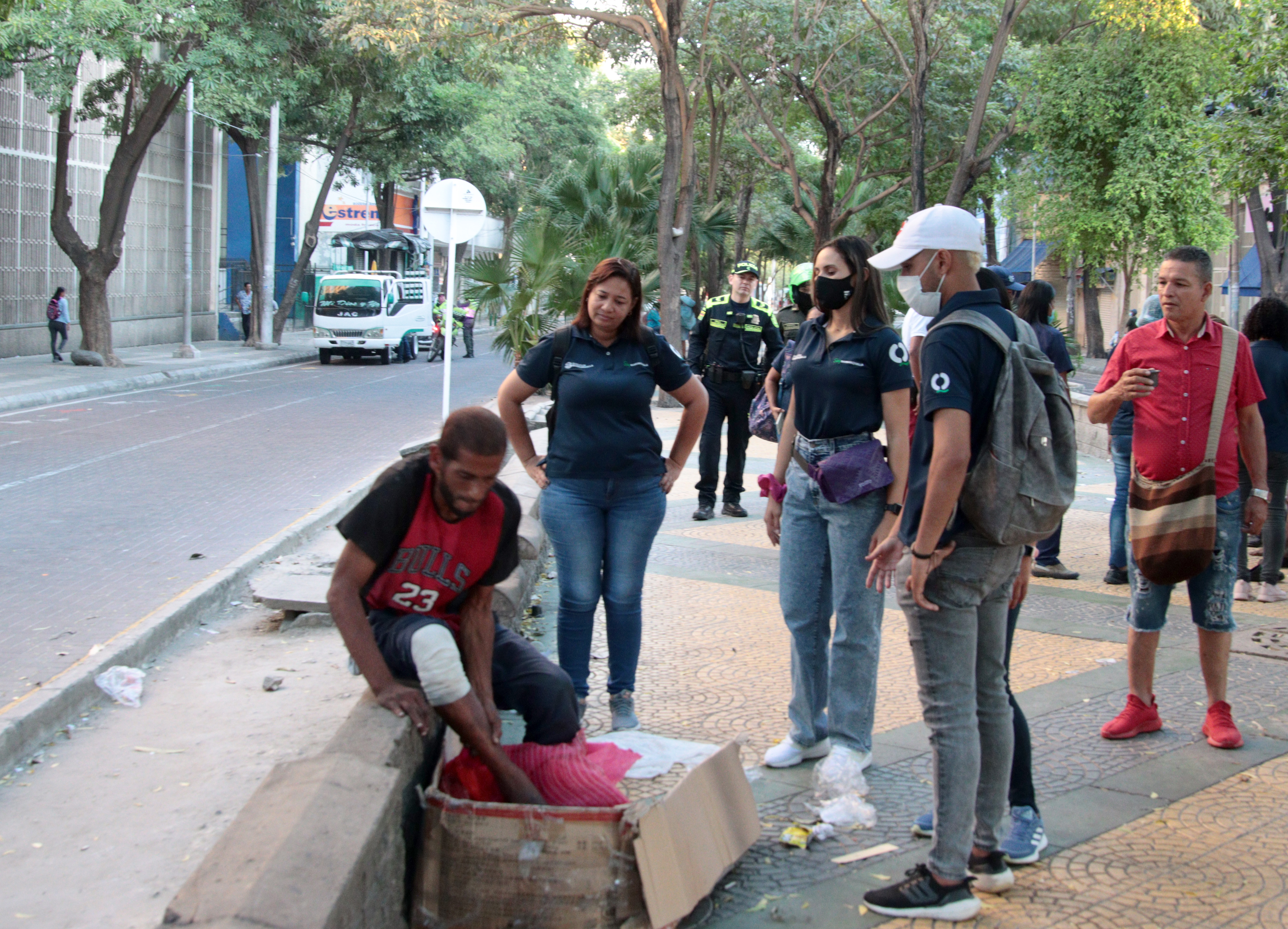 Distrito llegó a habitantes de calle del Centro de Barranquilla con servicios para mejorar su calidad de vida