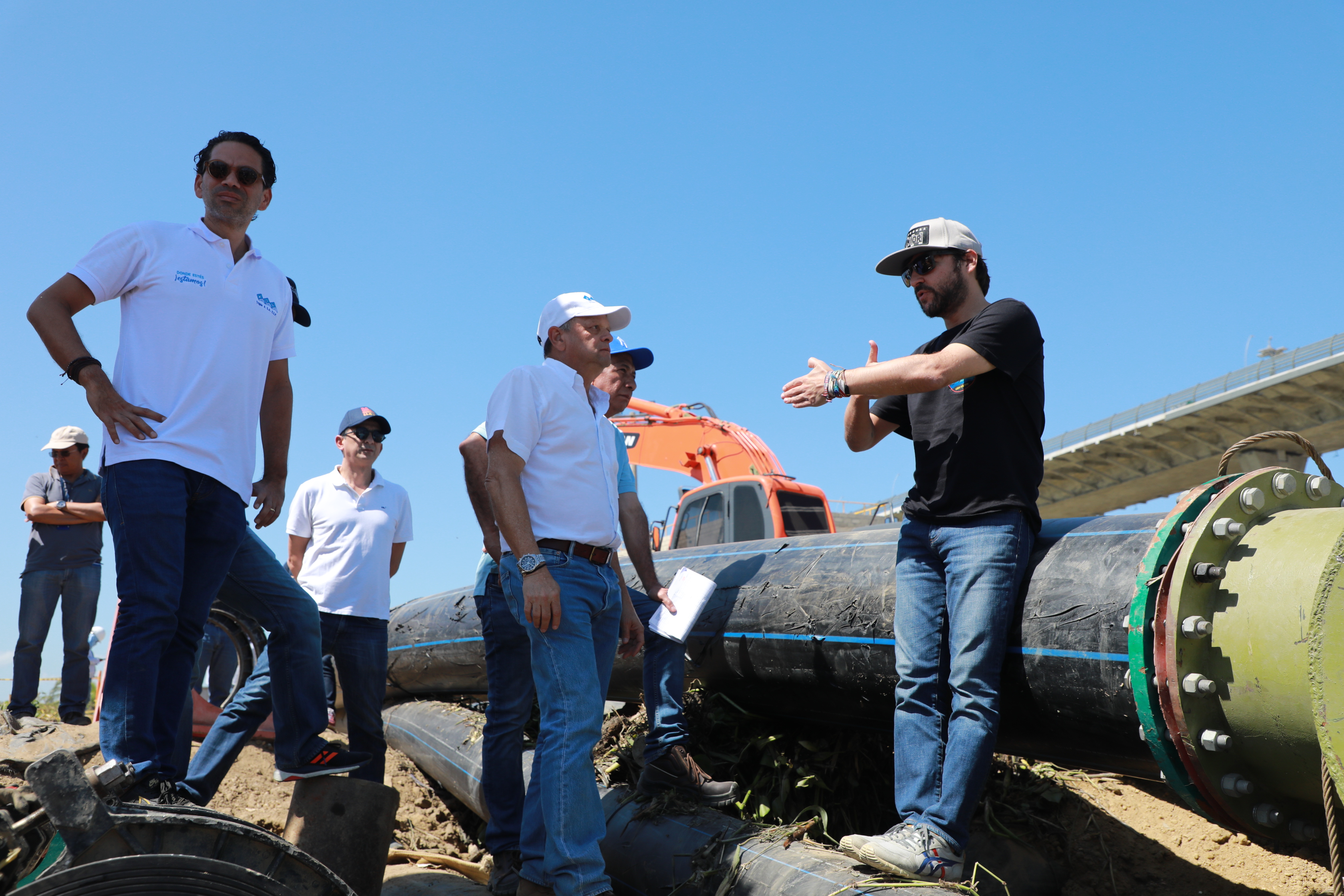 Alcalde Pumarejo inspecciona trabajos de Triple A para mejorar la calidad de agua de los barranquilleros