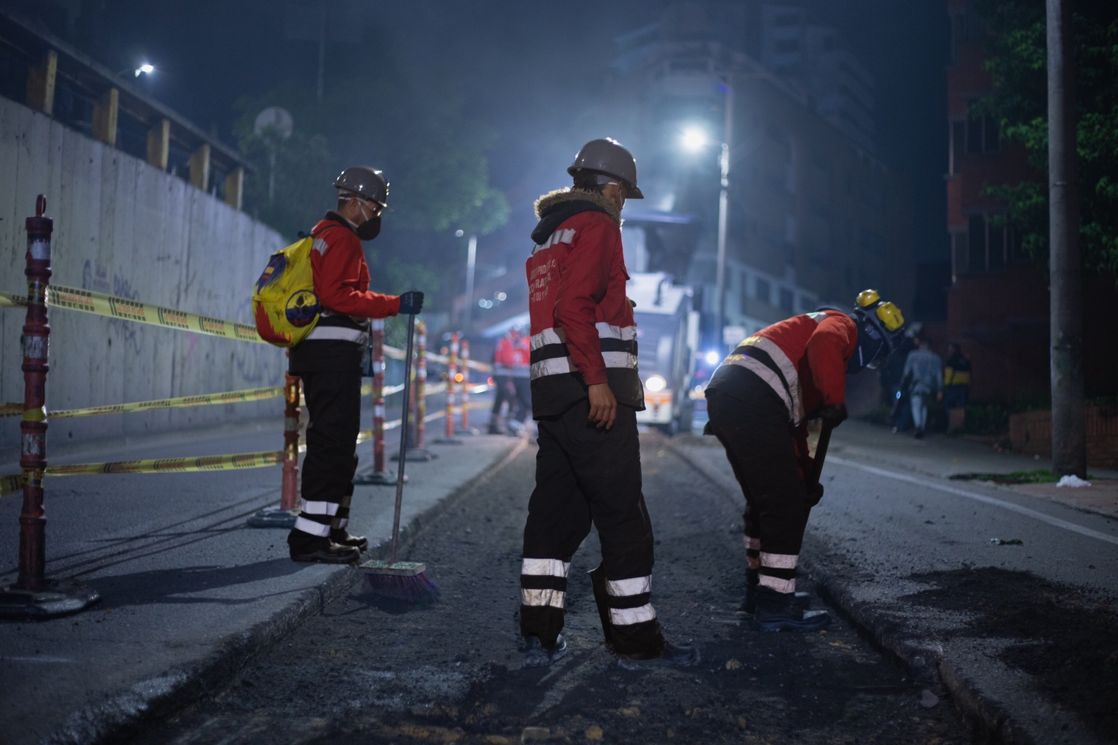 Cerca de 900 personas trabajan durante la noche en frentes del IDU en Bogotá