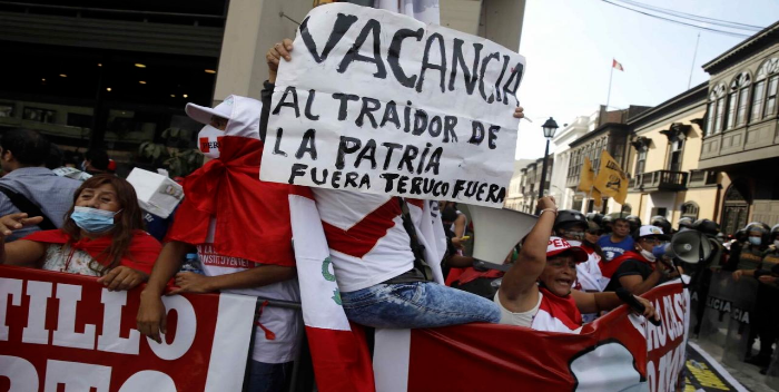 Líderes políticos conmocionados por crisis en Perú