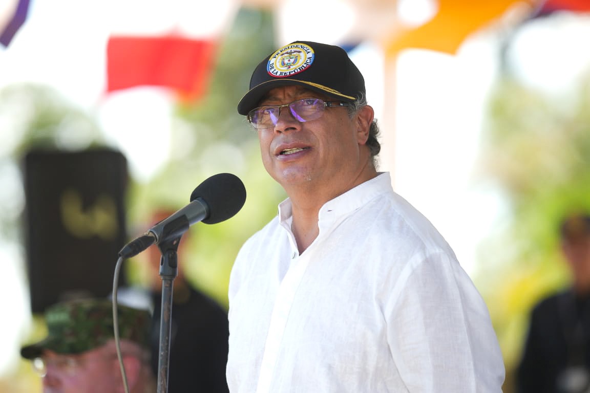 Presidente Petro anunció compra de tierras para reubicar a damnificados por derrumbe en Rosas, Cauca
