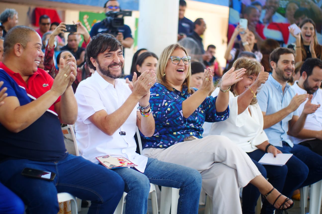 “Estamos haciendo historia con esta Barranquilla bilingüe”: Jaime Pumarejo – @jaimepumarejo – @juancoa23